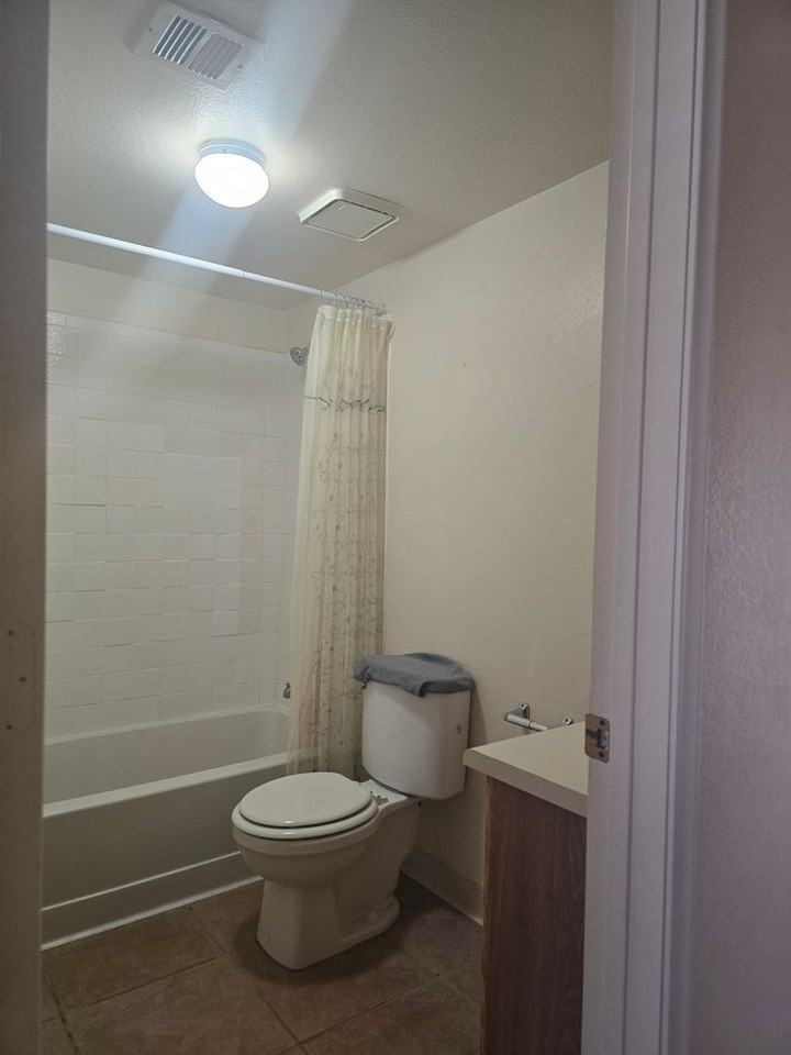 3525 E 3rd St #106 - Photo 6 of 7
