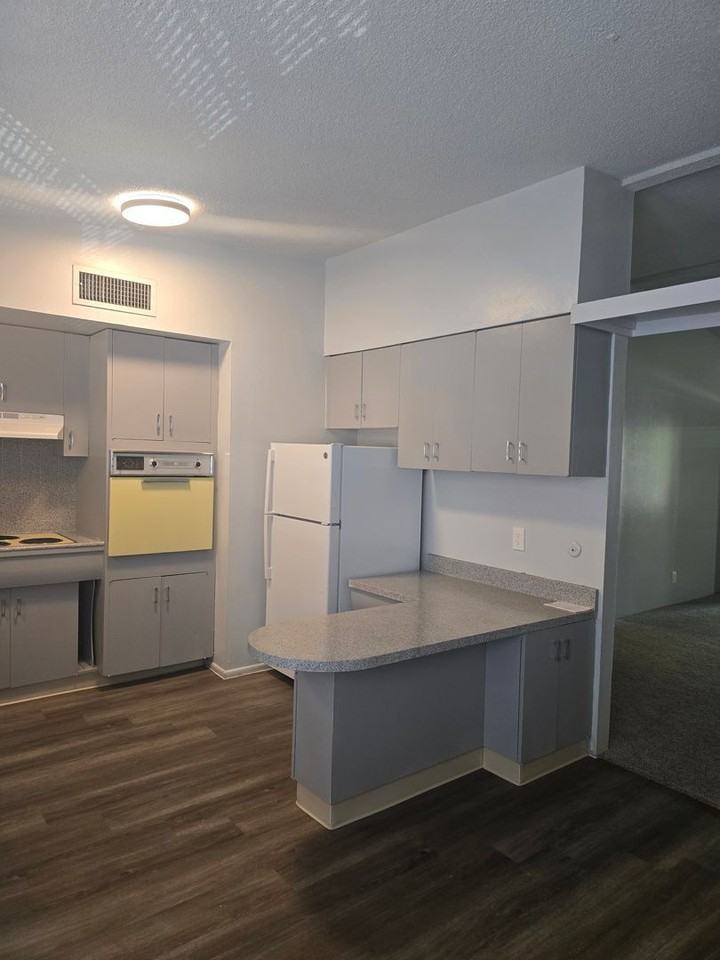 3507 E 3rd St #J - Photo 6 of 16