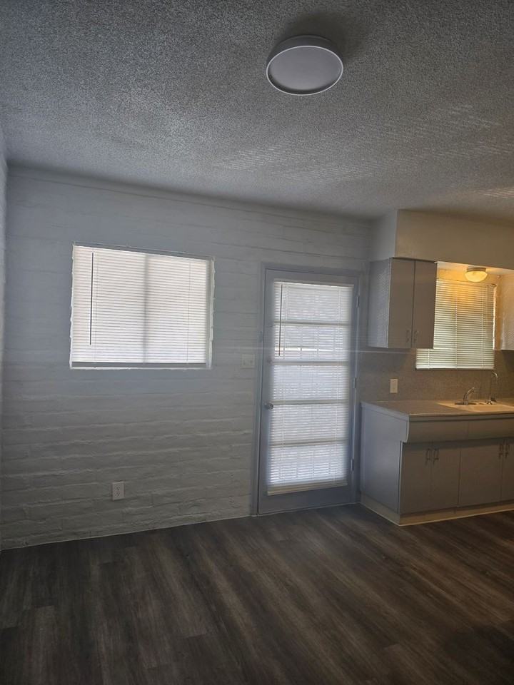 3507 E 3rd St #J - Photo 7 of 16