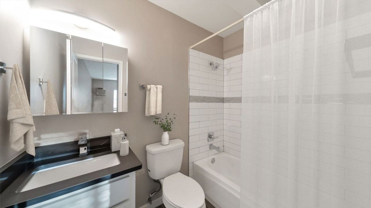 2497 N Park Ave #24 - Photo 2 of 23