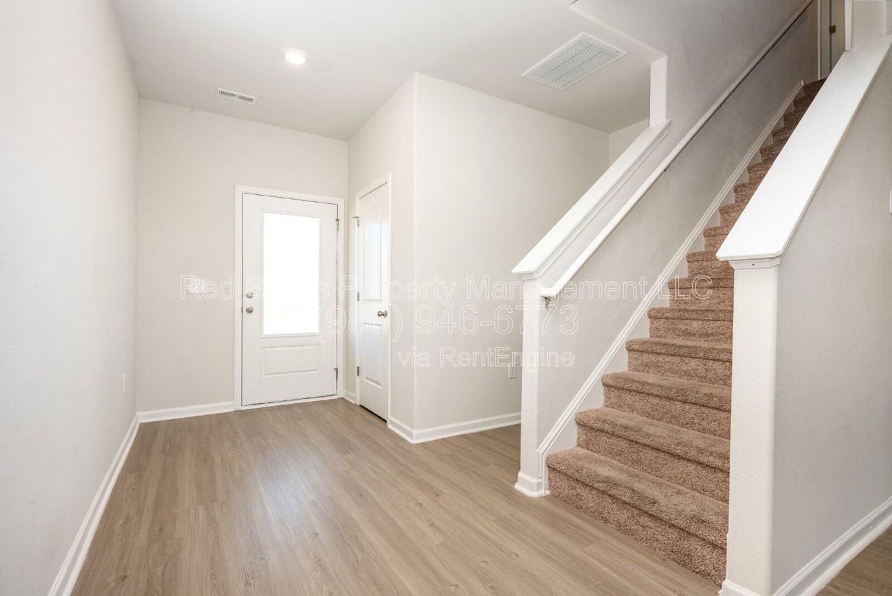 2222 Transatlantic Ave - Photo 7 of 27