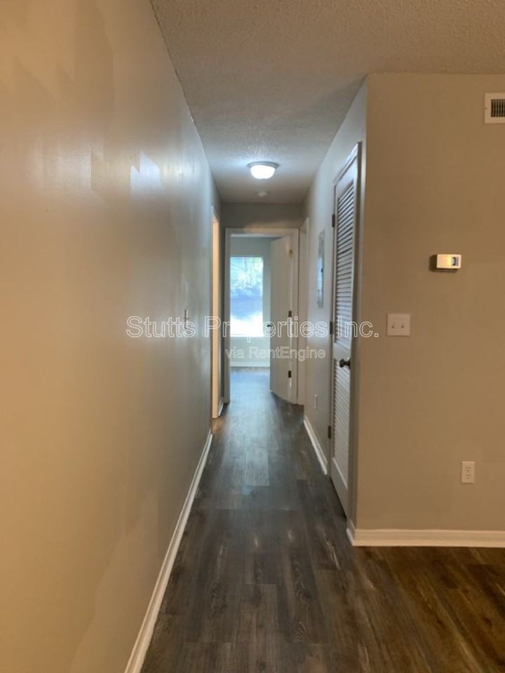 505 N Dickson St #B3 - Photo 4 of 11