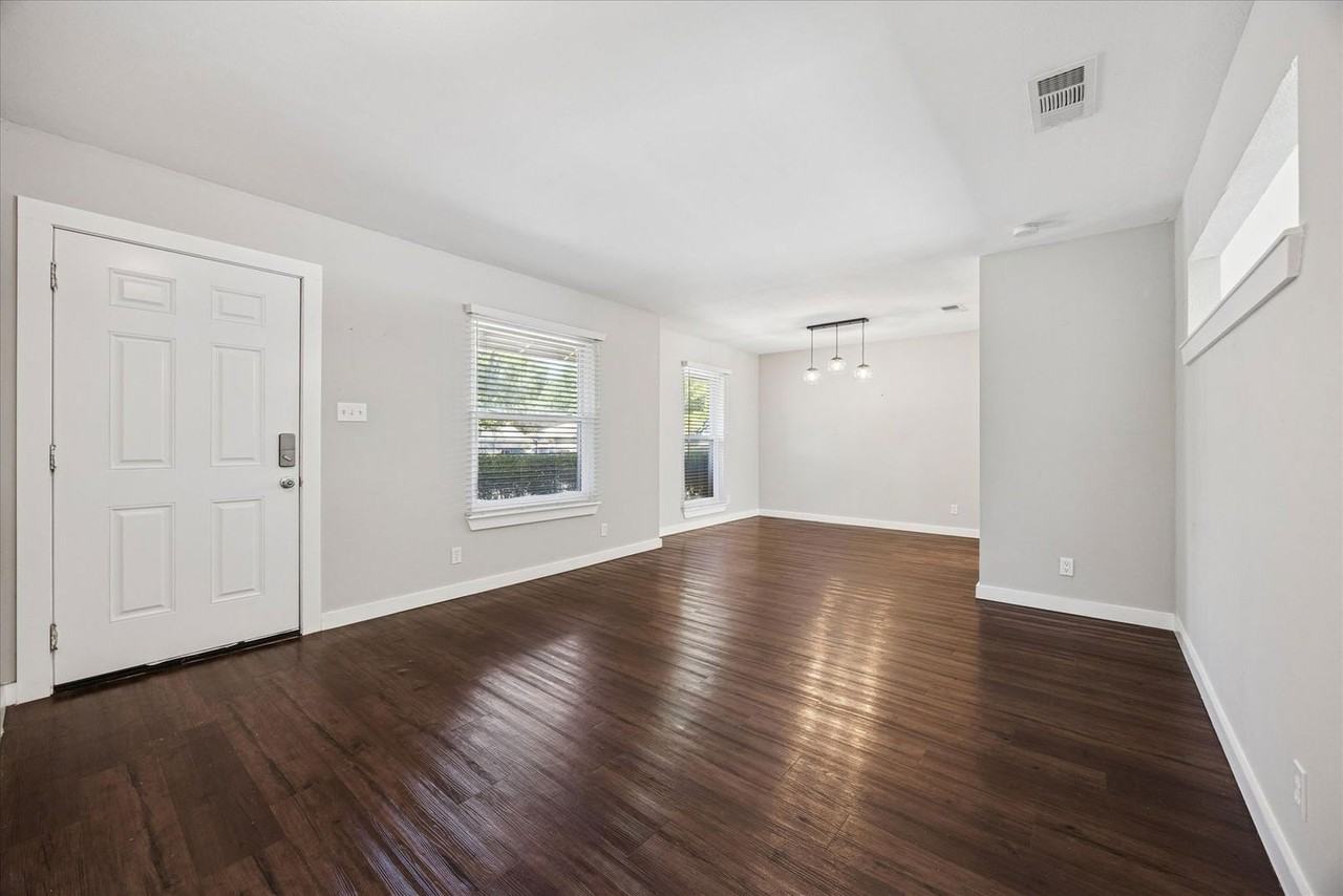 9711 Marlborough Dr - Photo 2 of 10