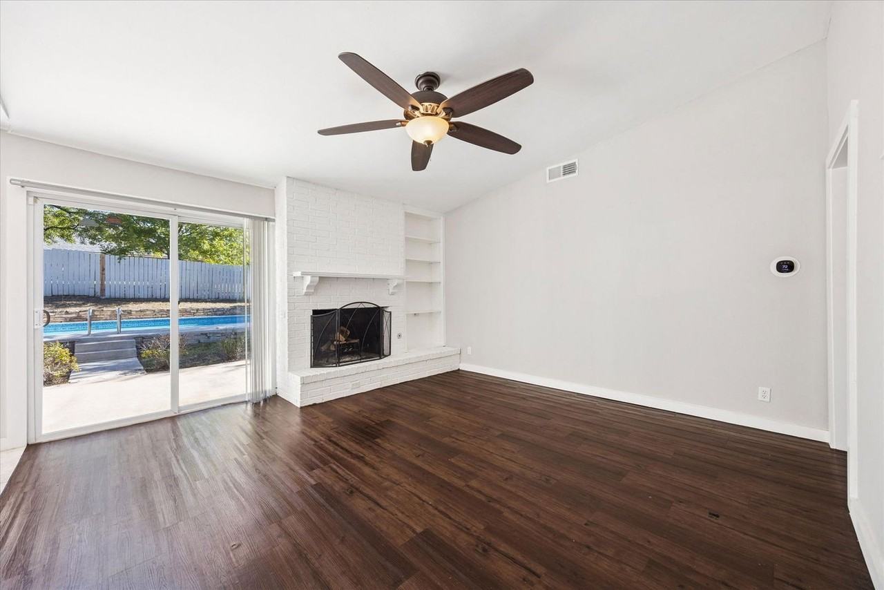 9711 Marlborough Dr - Photo 3 of 10