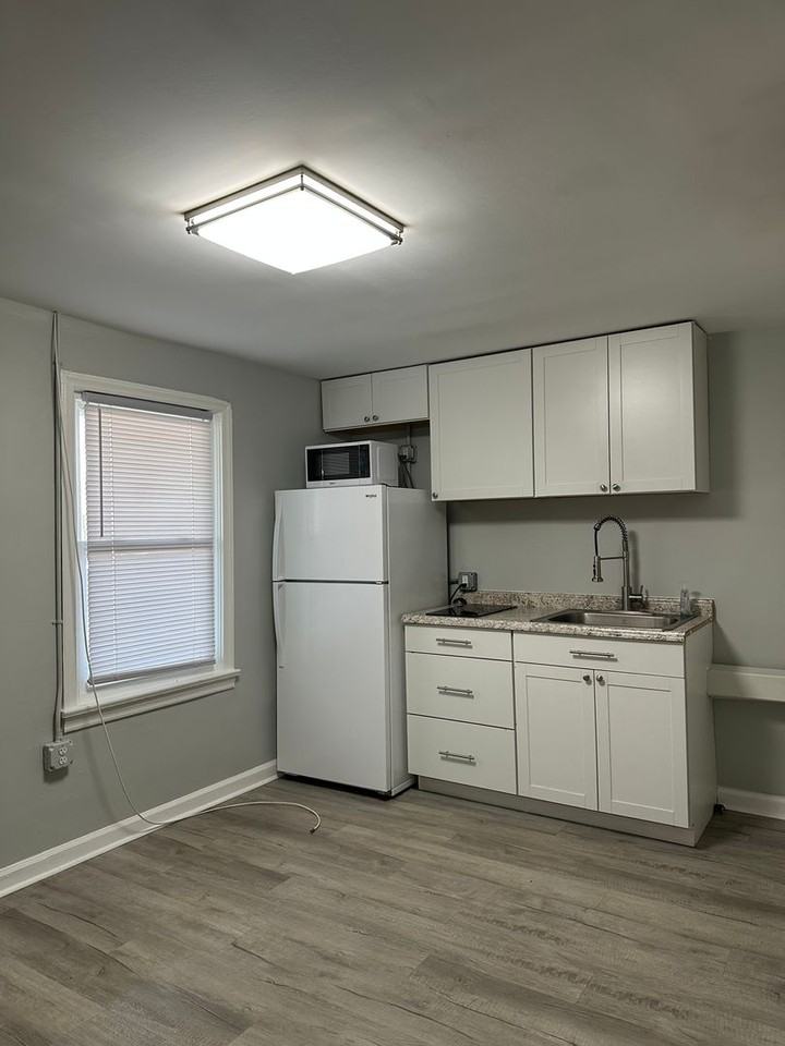 1109 Carolina Avenue - Photo 7 of 34