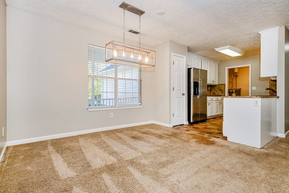 725 Grove Pointe Cir - Photo 5 of 17