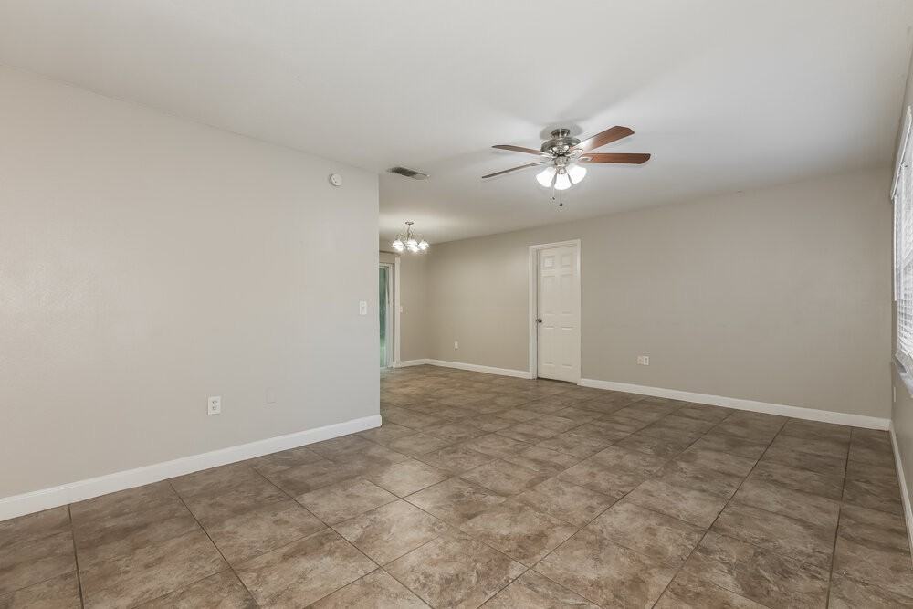 614 Fox Lake Dr - Photo 3 of 16