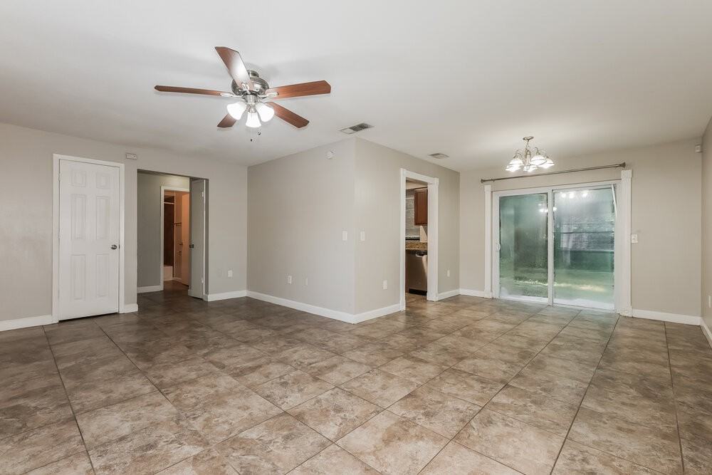 614 Fox Lake Dr - Photo 4 of 16