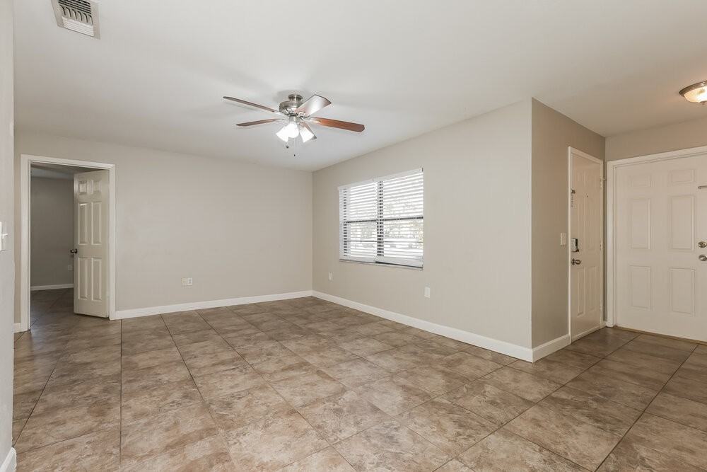 614 Fox Lake Dr - Photo 5 of 16