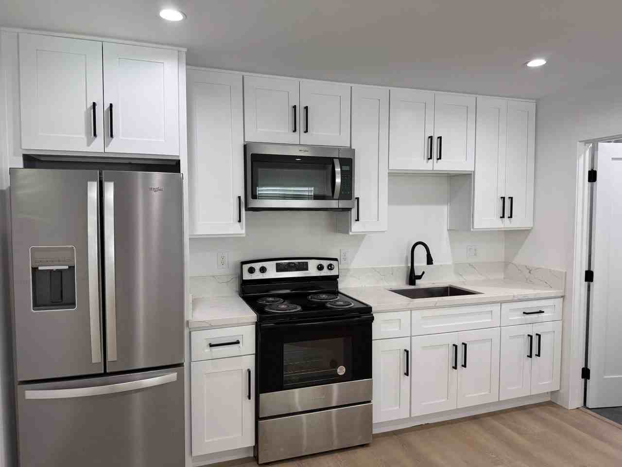 24332 Chestnut St Newhall, CA 91321 - Photo 2 of 28