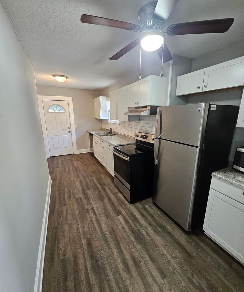 1158 East 75th Terrace - Photo 5 of 11