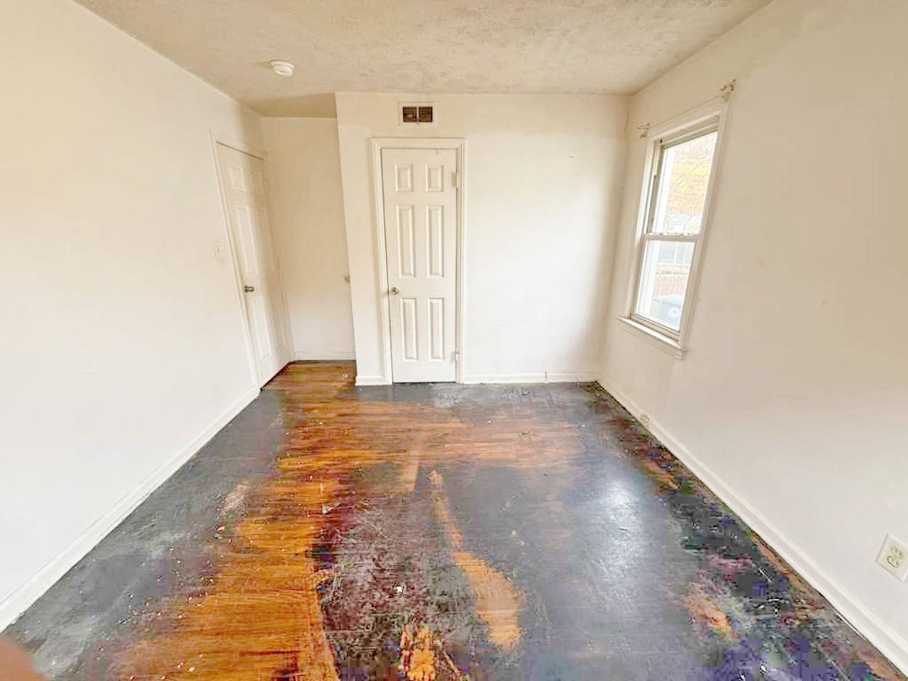 2484 Greenvale Rd - Photo 5 of 15