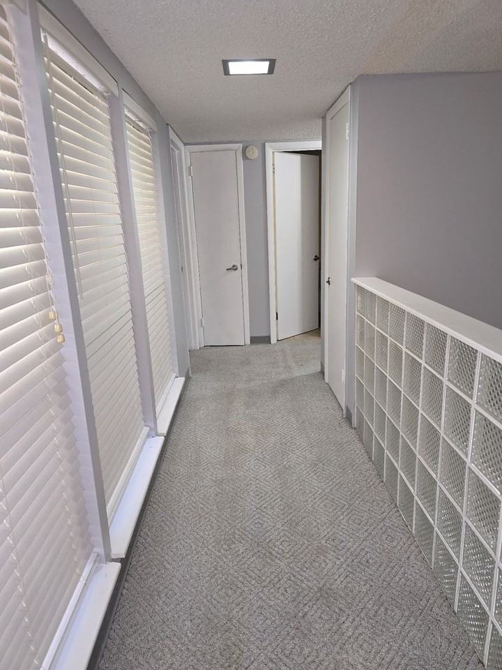 81 Madrid Ct - Photo 7 of 14