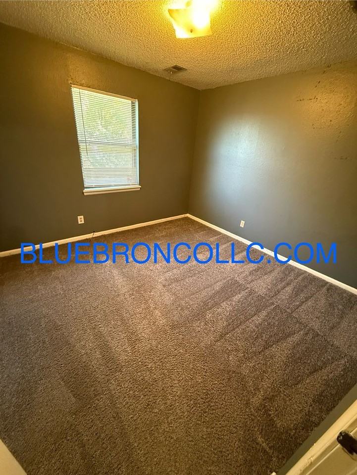 207 Sky Vue Drive - Photo 4 of 17