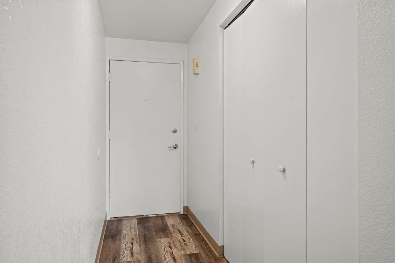 Park Ridge Apartments - Photo 5 of 35