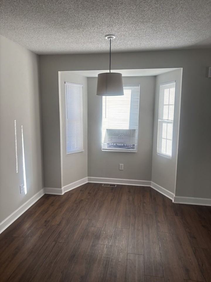 100 New Hope Street - Photo 3 of 9