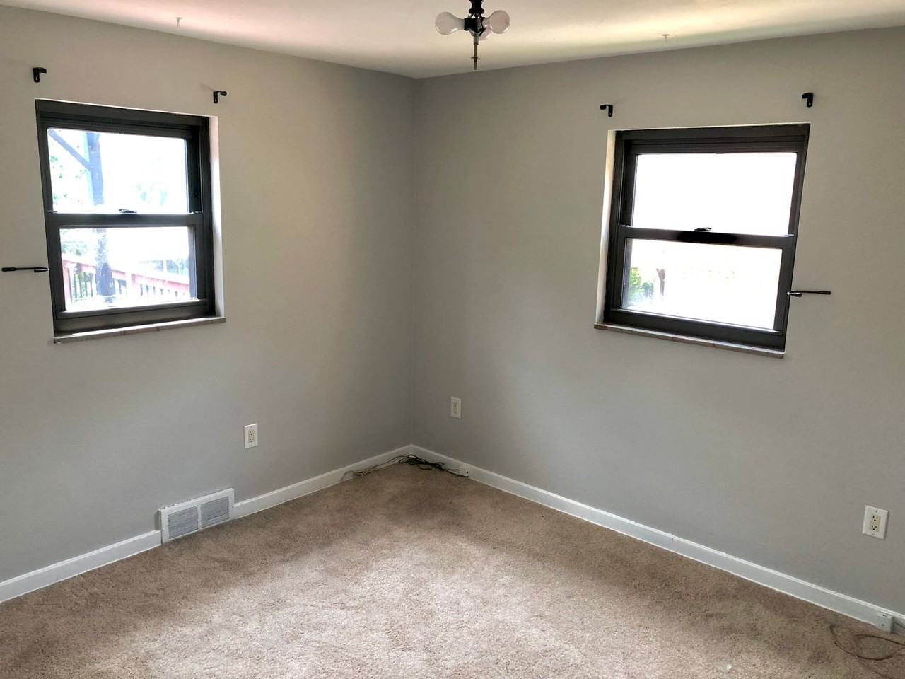 159 Mohican Ave - Photo 4 of 15