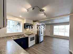 3303 S Ainsworth Ave - Photo 1 of 1