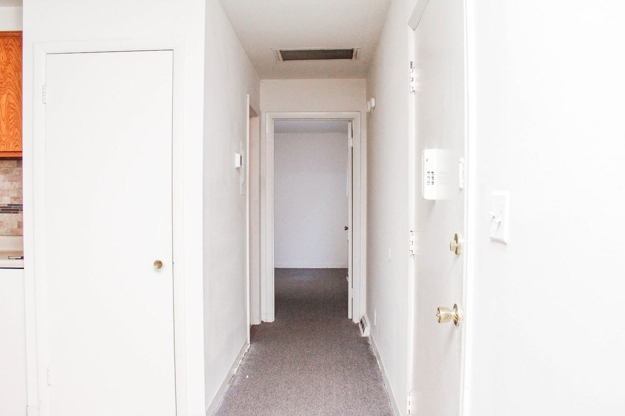 2426 Arlington Blvd - Photo 4 of 17