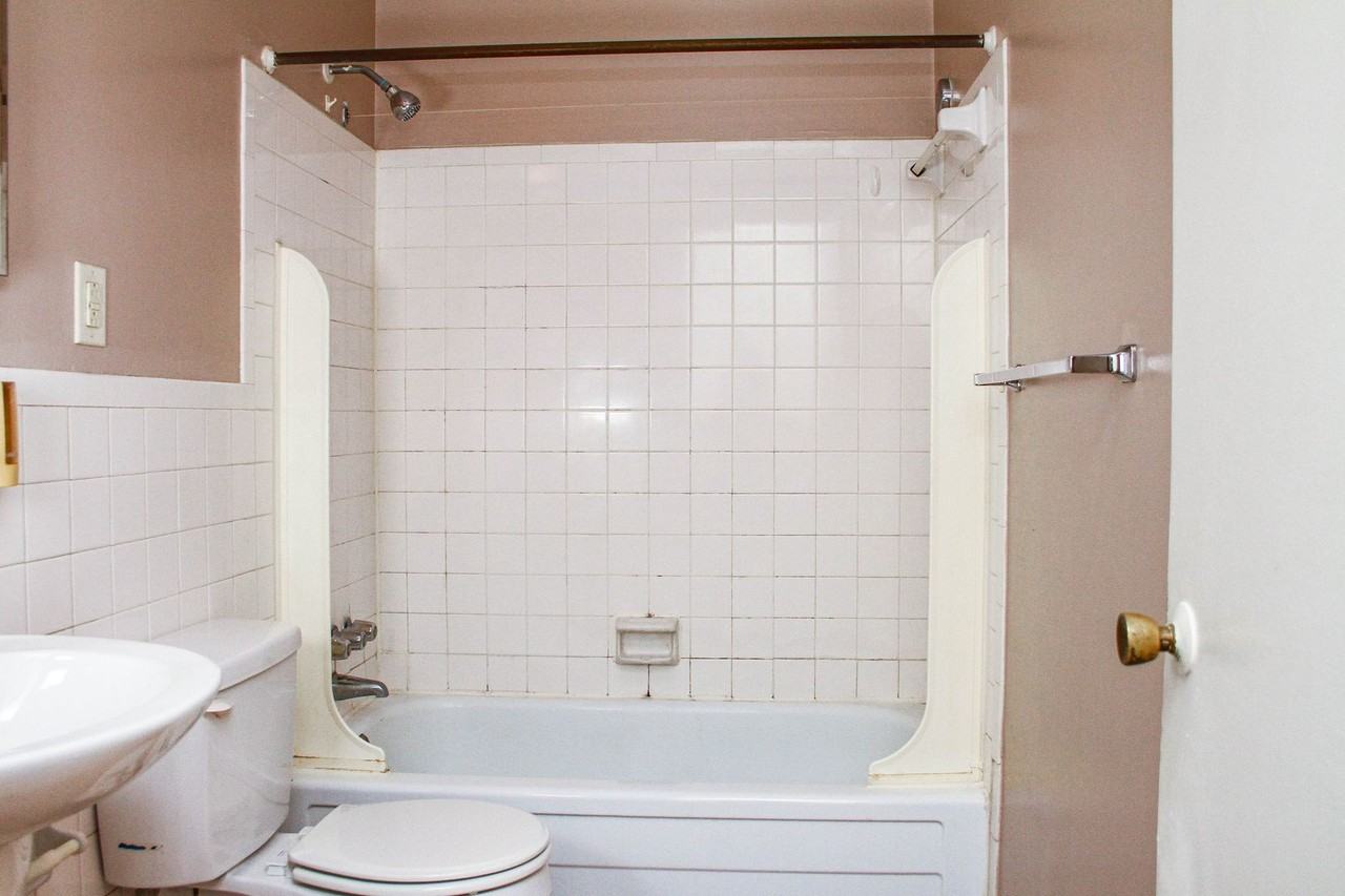 2426 Arlington Blvd - Photo 5 of 17