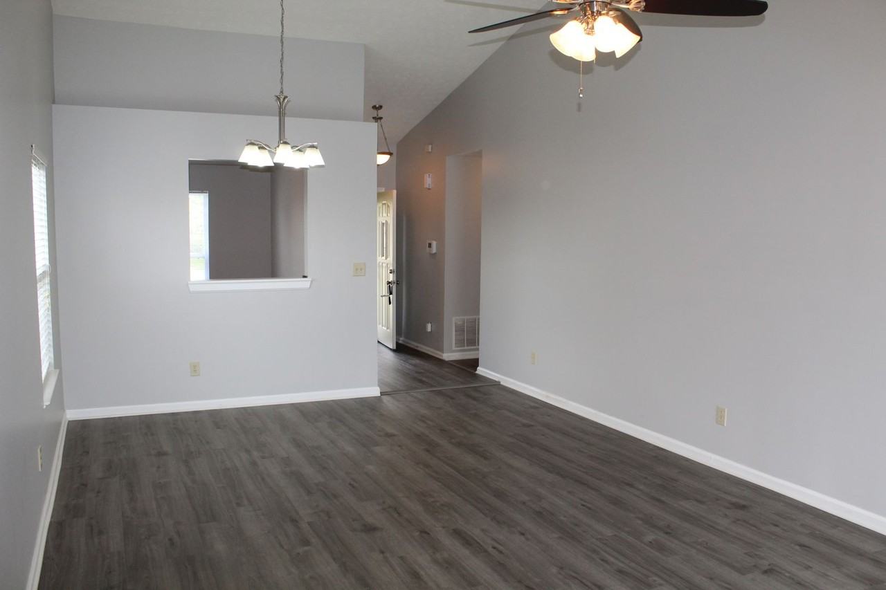 688 Hollowood Ln - Photo 6 of 19