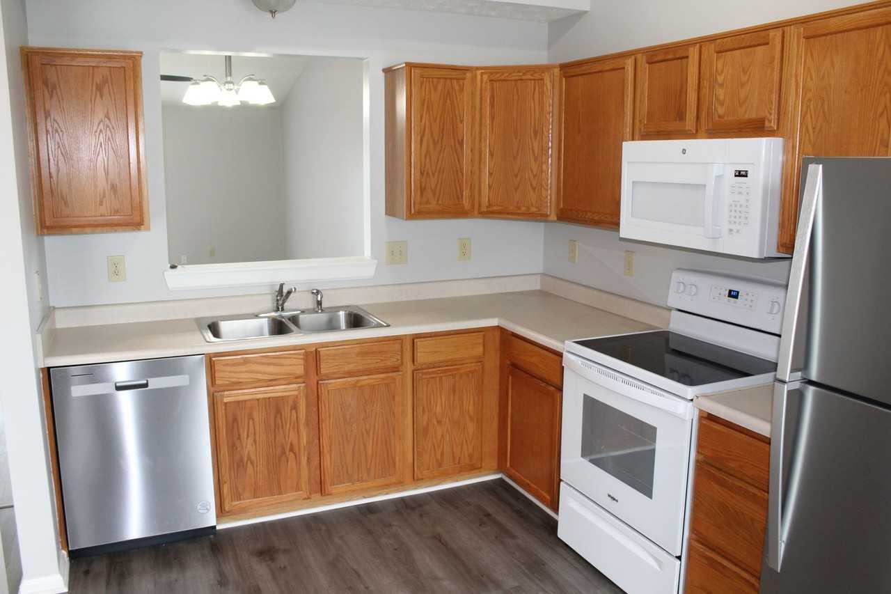 688 Hollowood Ln - Photo 7 of 19