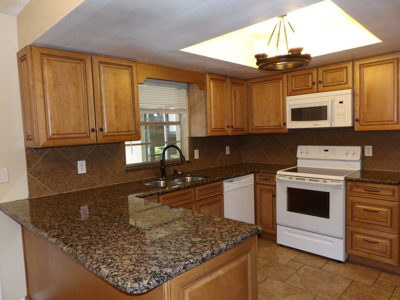 1954 Urbana Avenue - Photo 3 of 23