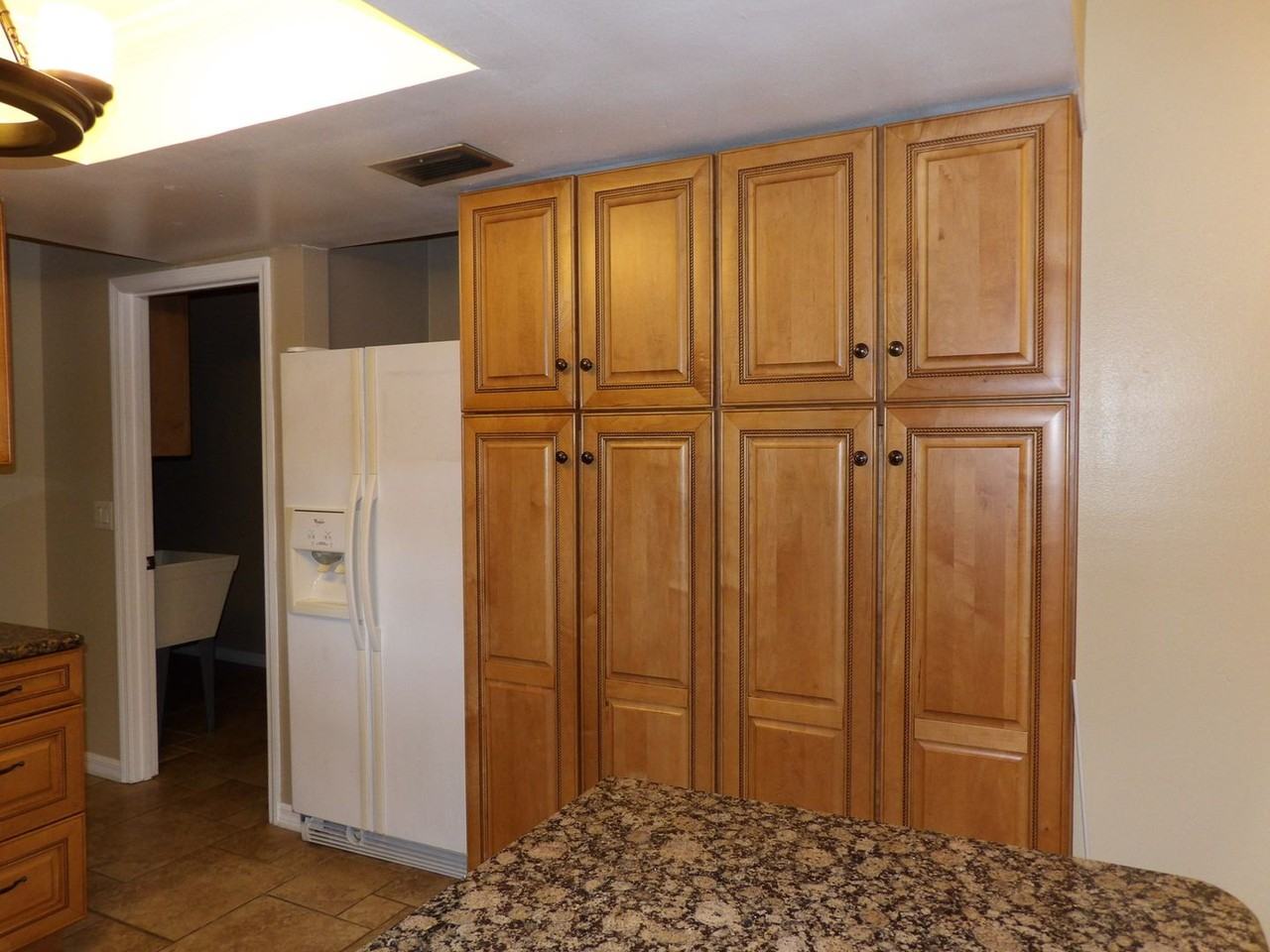 1954 Urbana Avenue - Photo 7 of 23