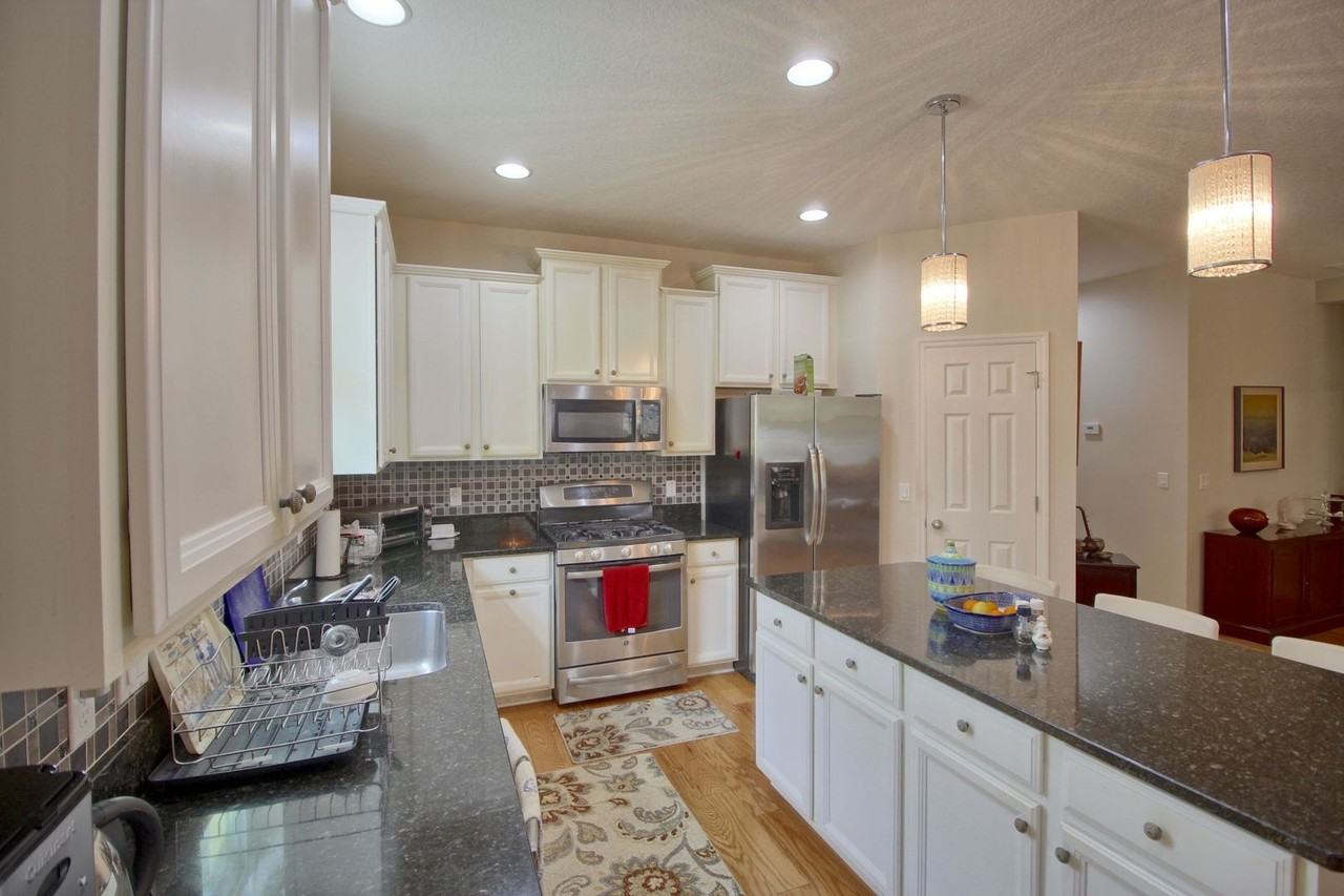 7973 Pleasant Pine Circle - Photo 7 of 27