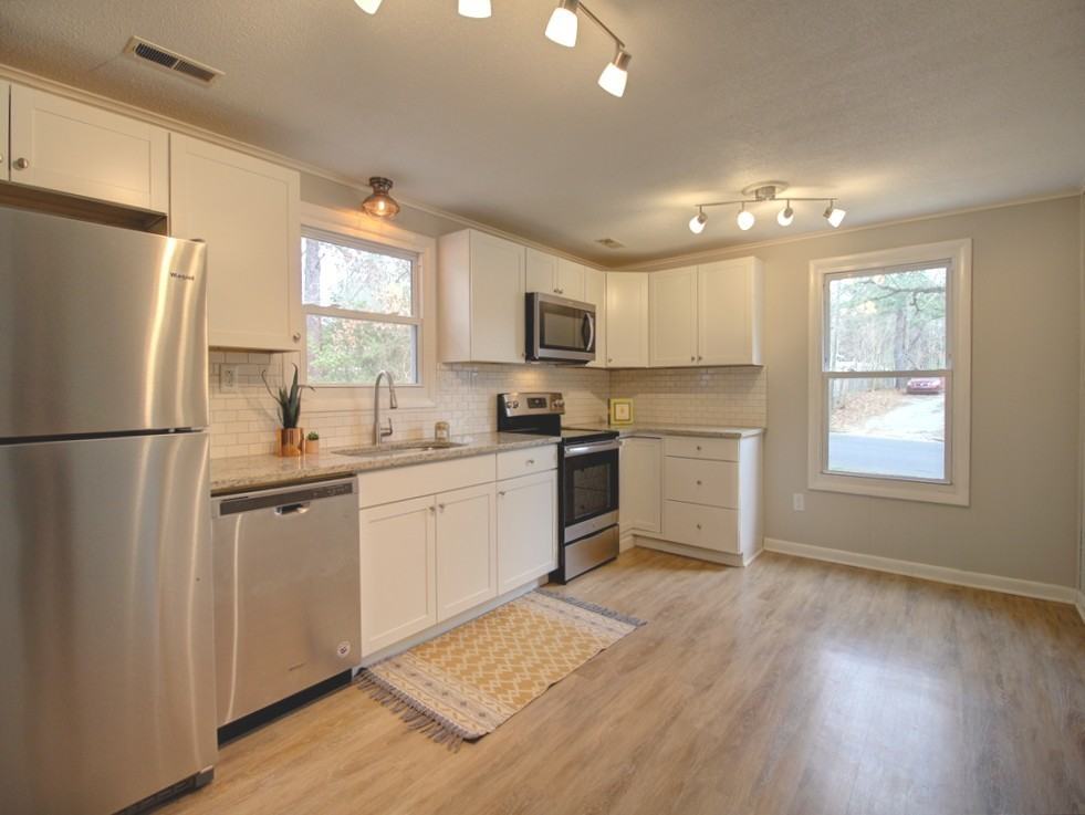 2600 Glenbrook Dr - Photo 6 of 14