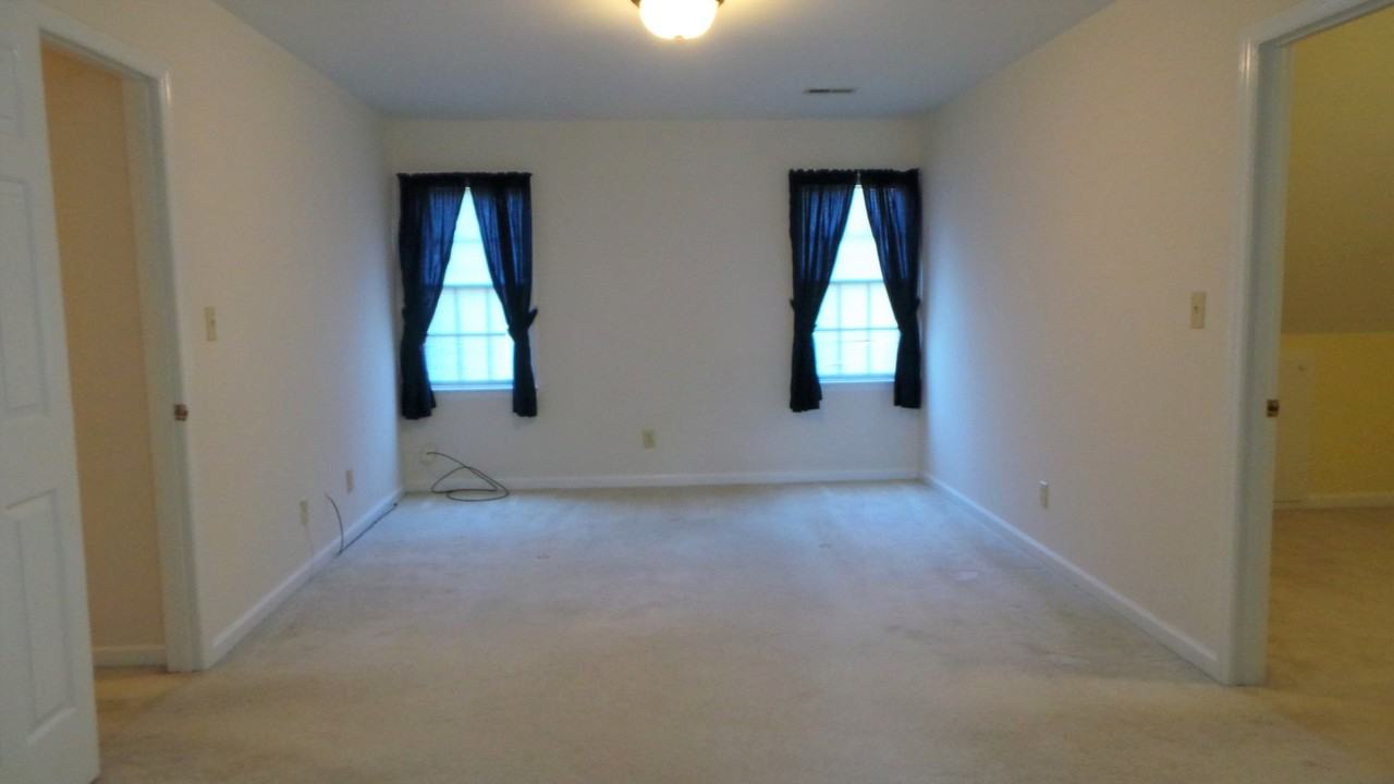 223 Oakland Dr - Photo 6 of 10