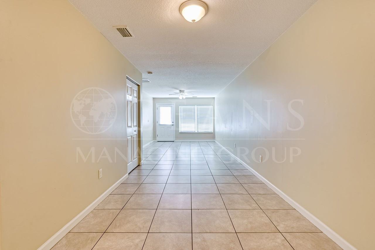 220 N Halifax Ave - Photo 4 of 35