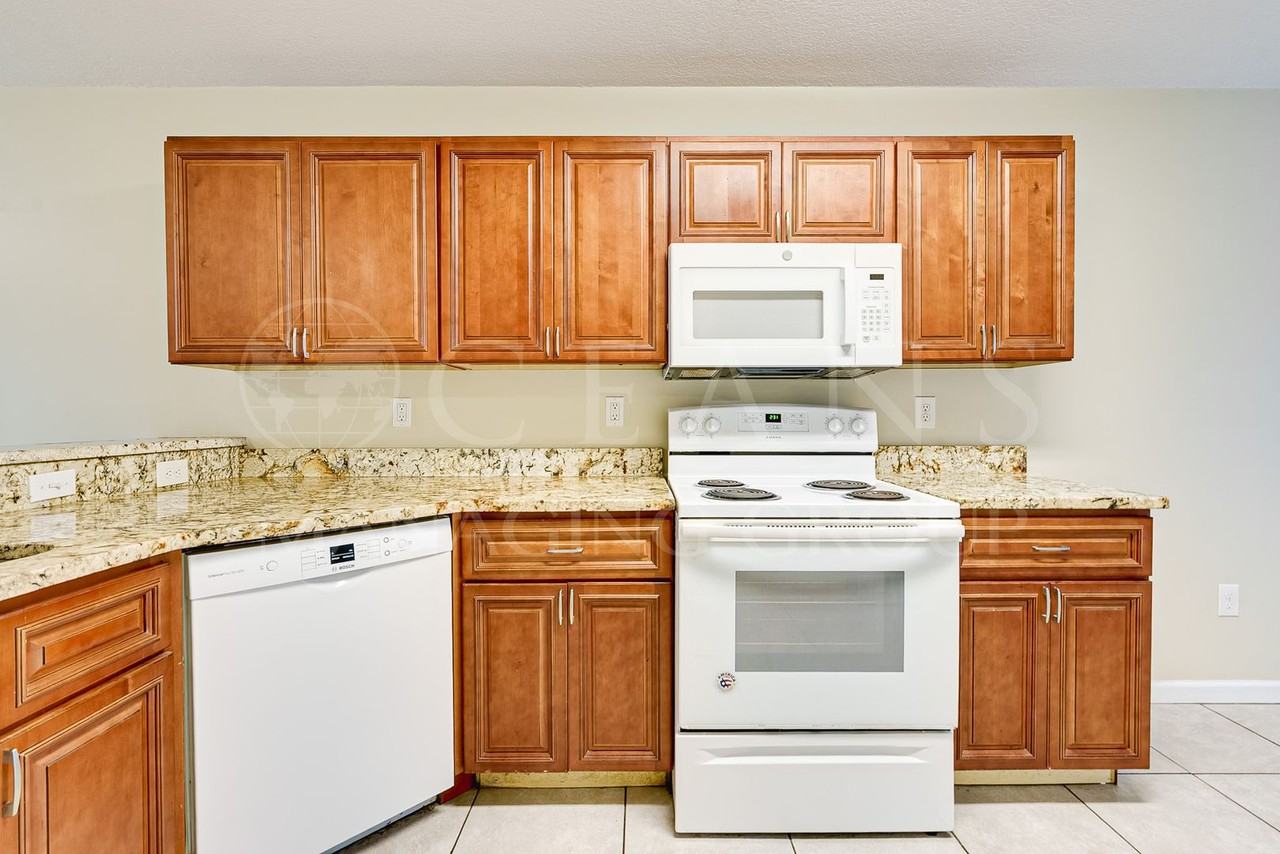 220 N Halifax Ave - Photo 6 of 35