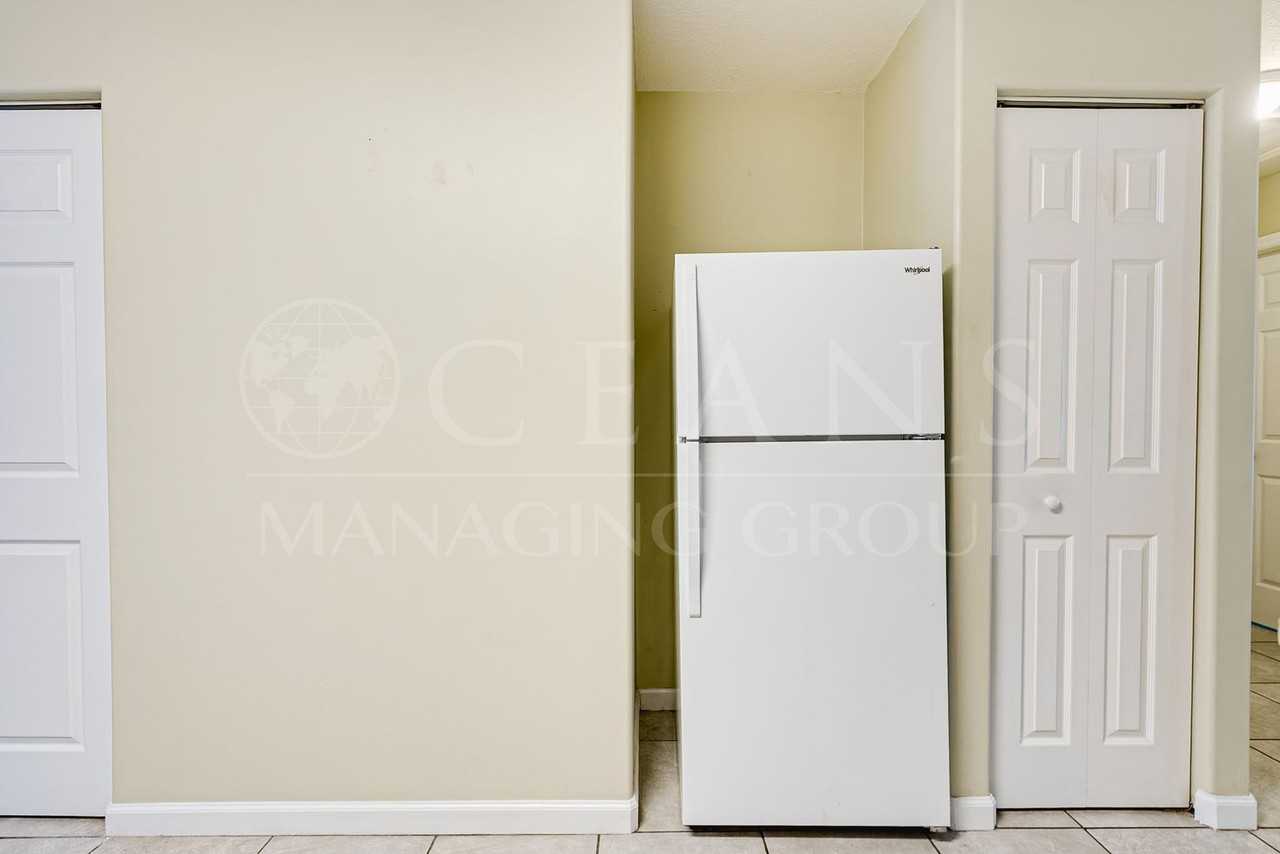 220 N Halifax Ave - Photo 7 of 35