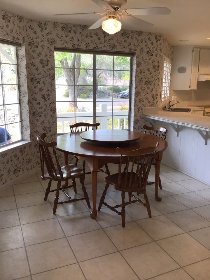 18862 Meadowlark Ct - Photo 3 of 11