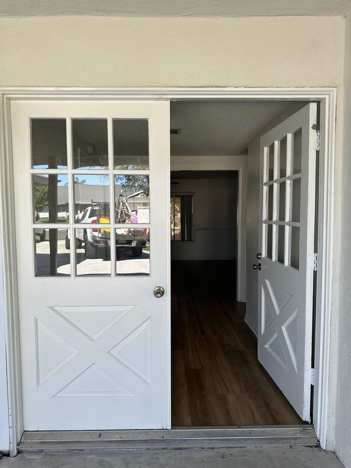 2462 Grove Ave - Photo 4 of 18