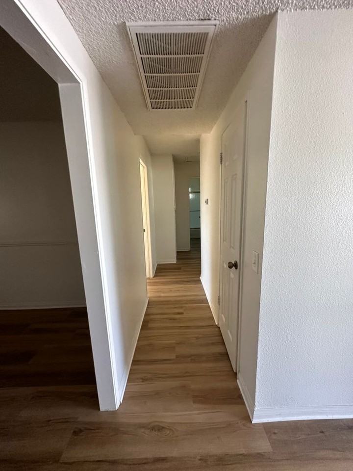 2462 Grove Ave - Photo 7 of 18