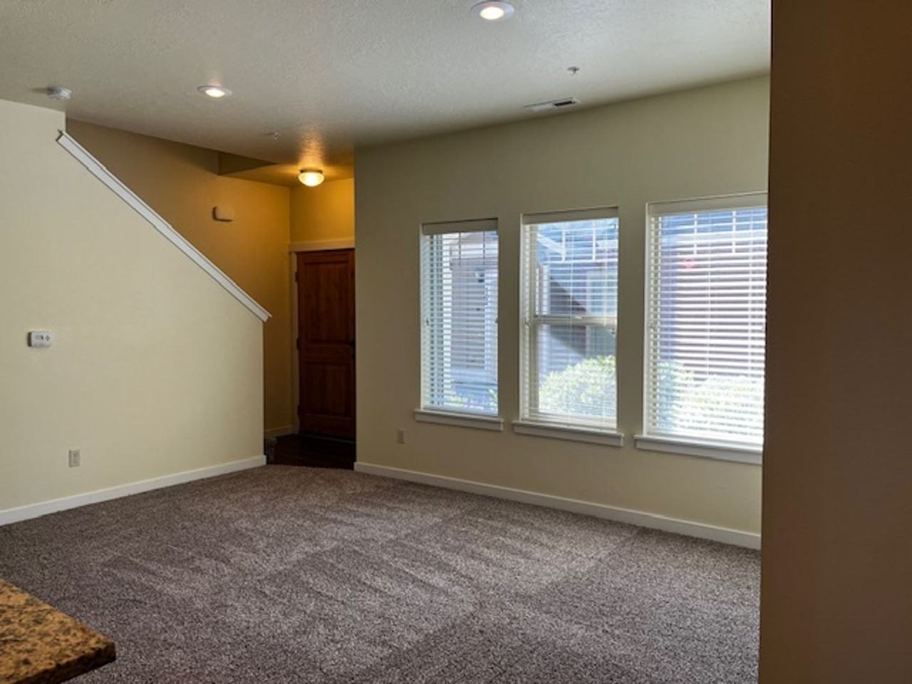 1530 W Ann Taylor St - Photo 2 of 24