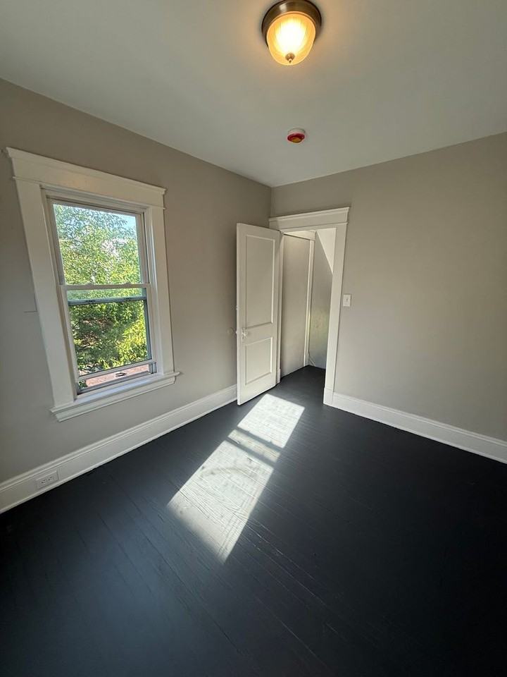 13710 Caine Ave - Photo 3 of 23