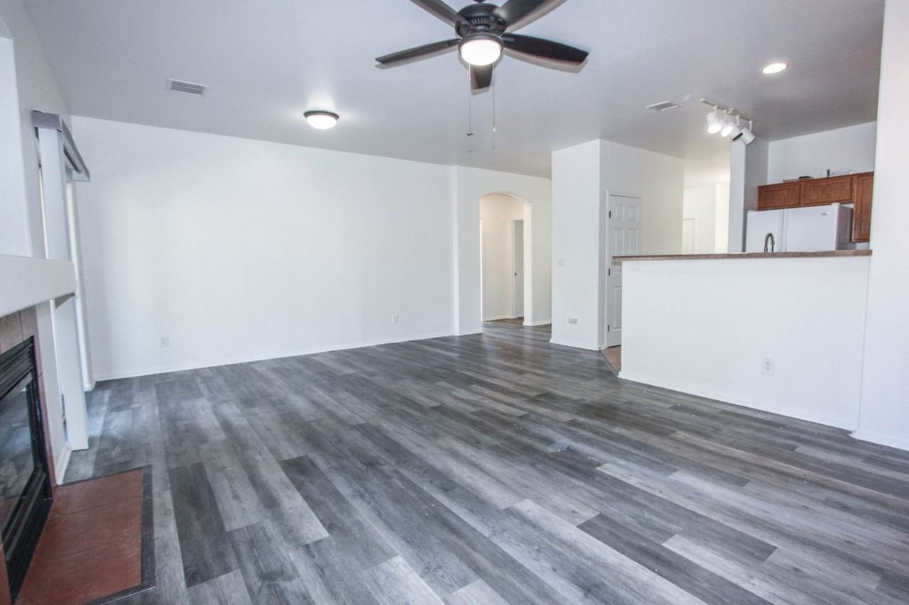 12854 E Moreno St - Photo 4 of 20