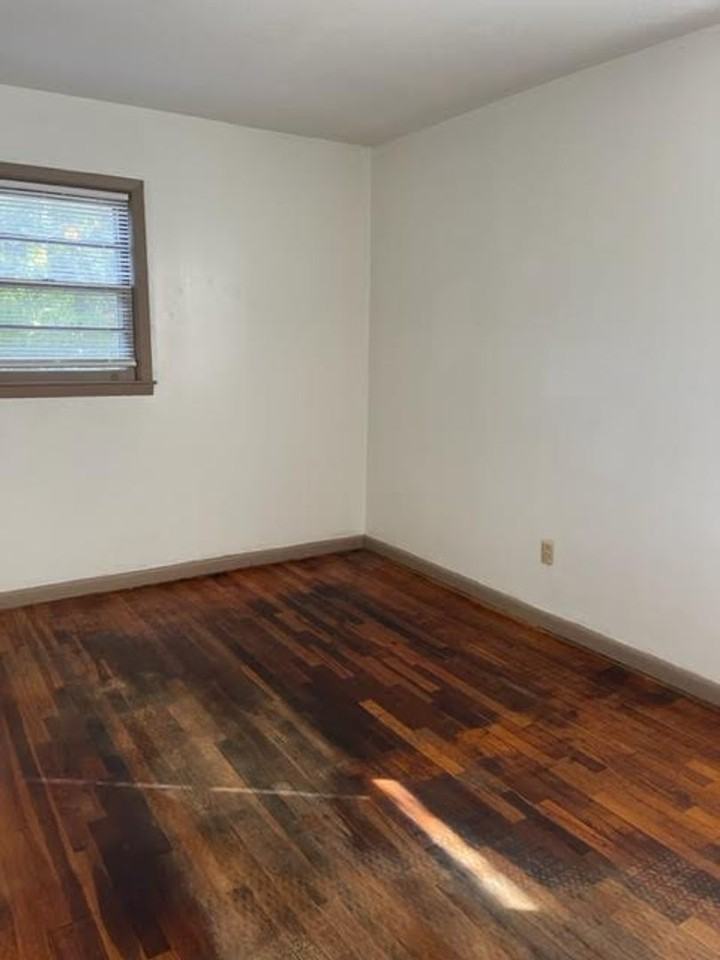 334 Williams St - Photo 7 of 15