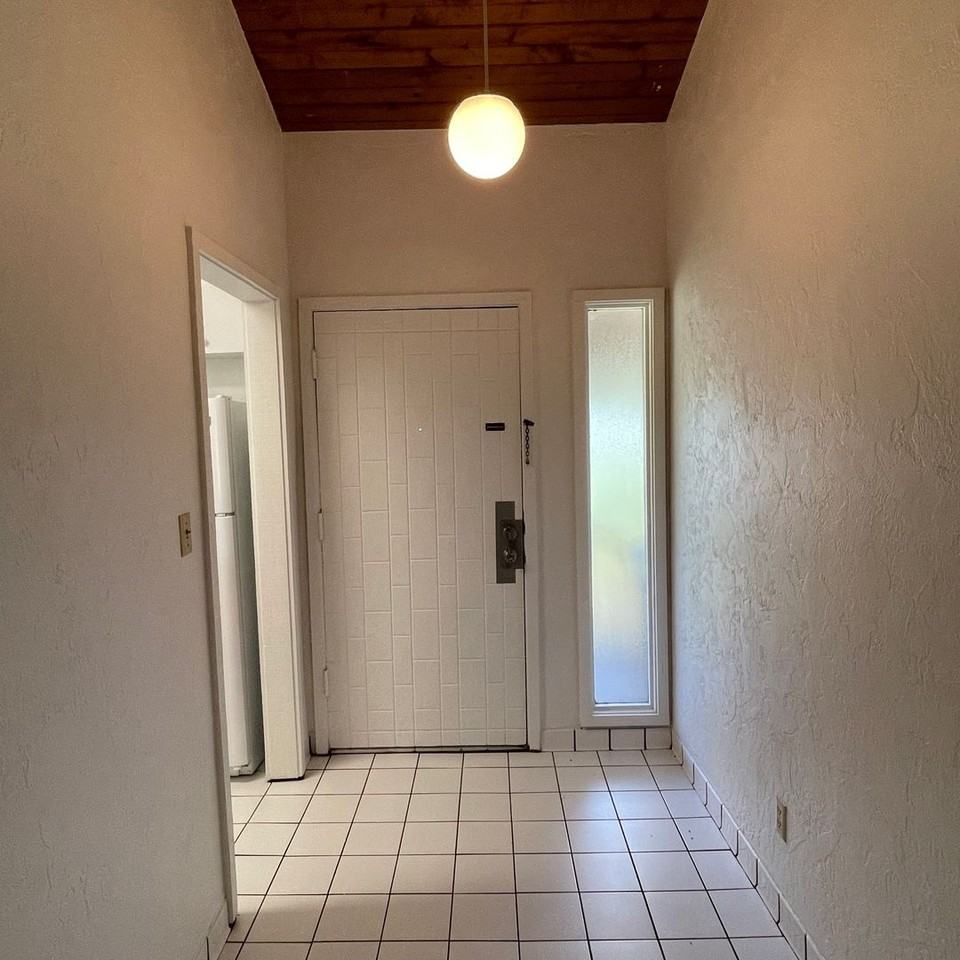 2366 Burnway Rd - Photo 3 of 18