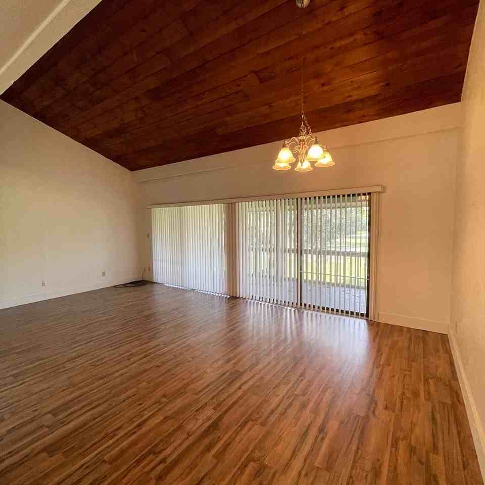 2366 Burnway Rd - Photo 7 of 18