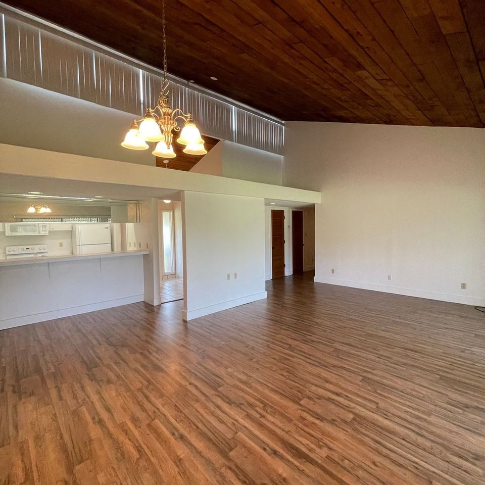 2366 Burnway Rd - Photo 3 of 18