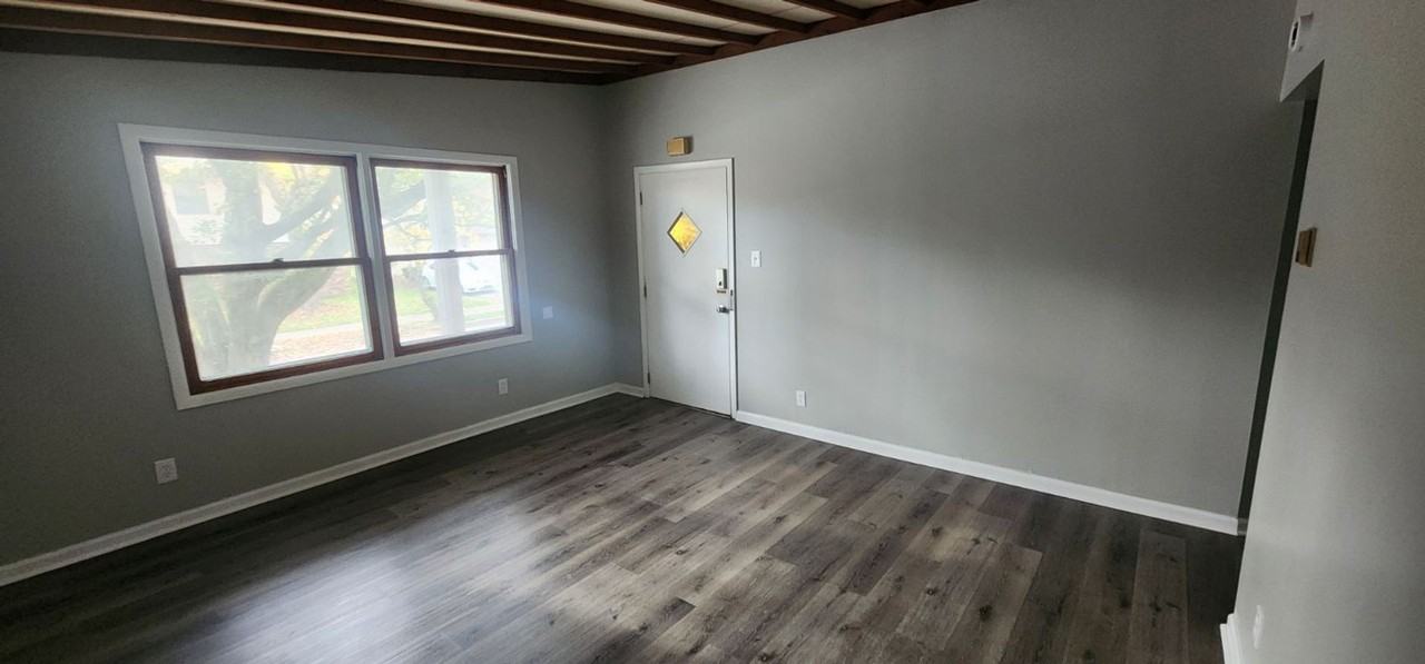 18704 Peak Road - Photo 3 of 9
