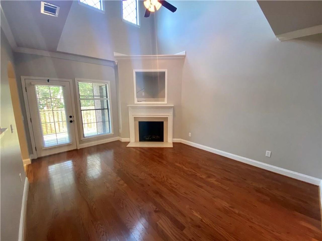 1994 Stephanie Court - Photo 4 of 19