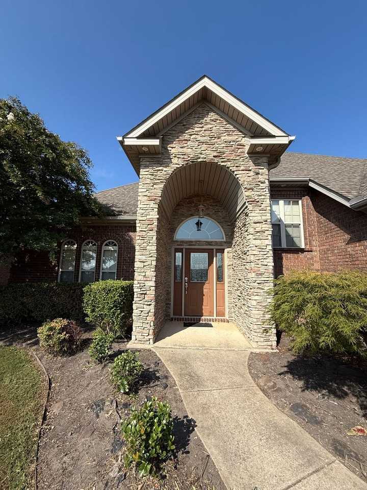 2520 Granite Pointe - Photo 2 of 20