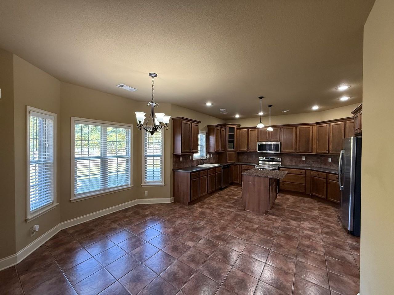 2520 Granite Pointe - Photo 6 of 20