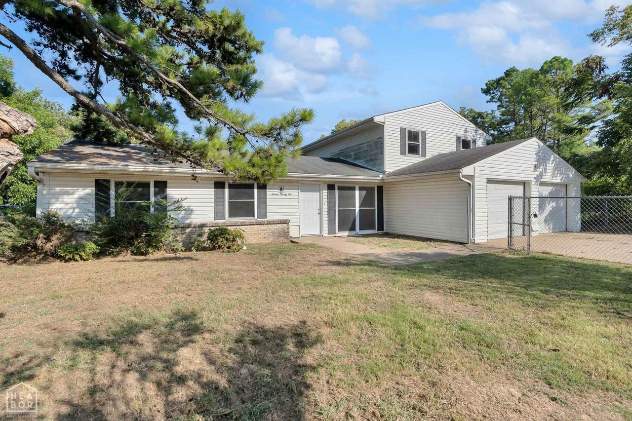 722 Kitchen St - Photo 2 of 20