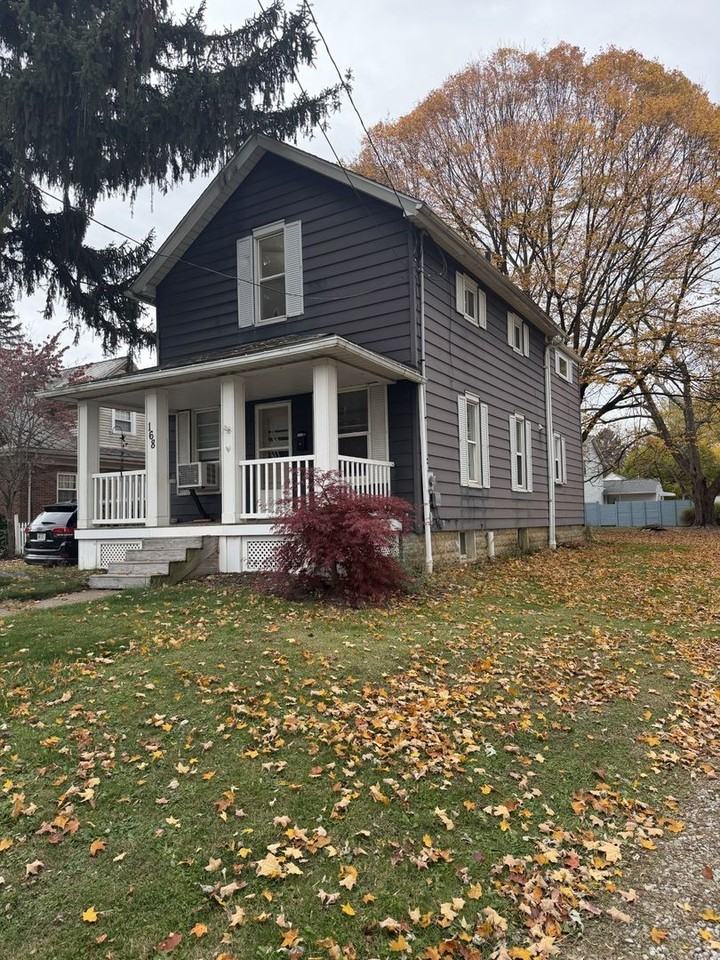 168 Gates St - Photo 2 of 5